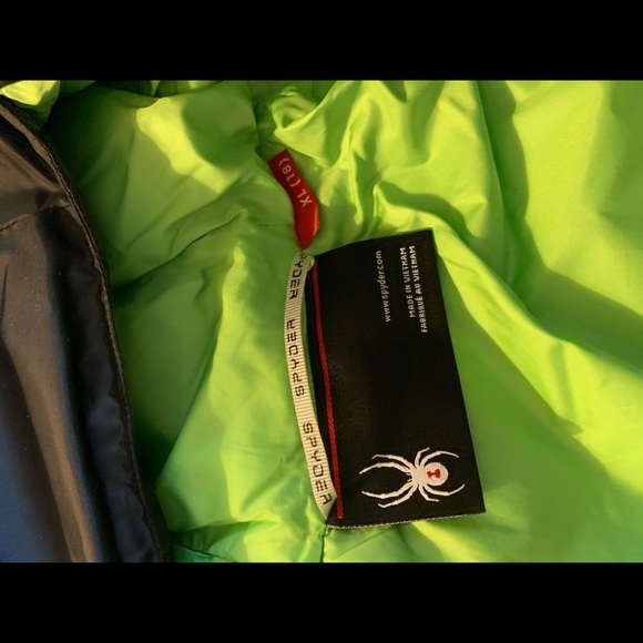 Brand new Spyder puffer jacket - Picture 4 of 7